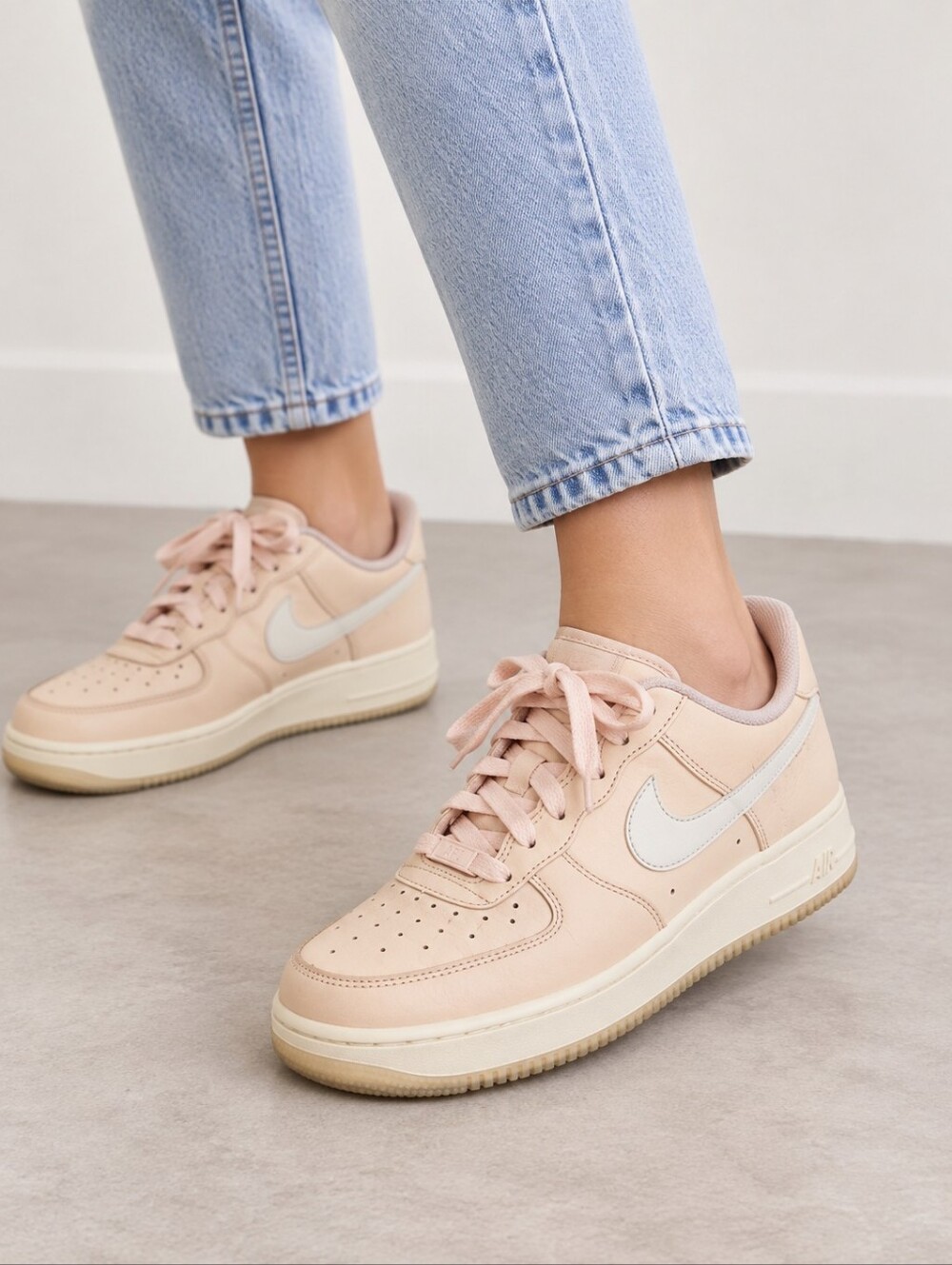 NIKE Air Force 1 AF1 Women’s Orange & Peach leather  Sneakers US 8